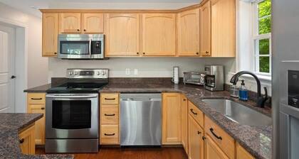 The Slopes Lodge, Recently Updated, 4mi to Mt Snow