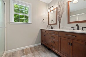 Shower - The Slopes Lodge, Recently Updated, 4mi to Mt Snow (Dover)