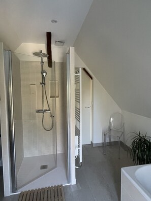 Superior Double Room, Ensuite, Garden View (Chambre Thelma) | Bathroom