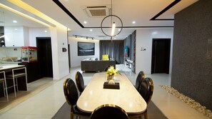 تناول الطعام