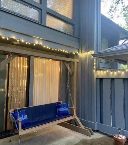 Many Moons Townhouse Heated Pool, Rivers, Lakes, and Golf Getaway