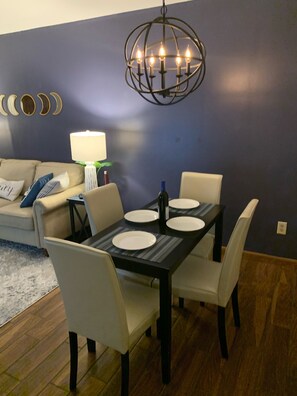 Dining - Many Moons Townhouse Heated Pool, Rivers, Lakes, and Golf Getaway (Cherokee Village)