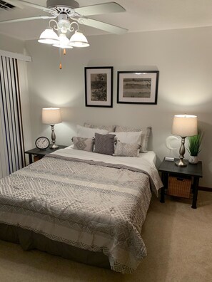 2 bedrooms, WiFi, bed sheets - Many Moons Townhouse Heated Pool, Rivers, Lakes, and Golf Getaway (Cherokee Village)