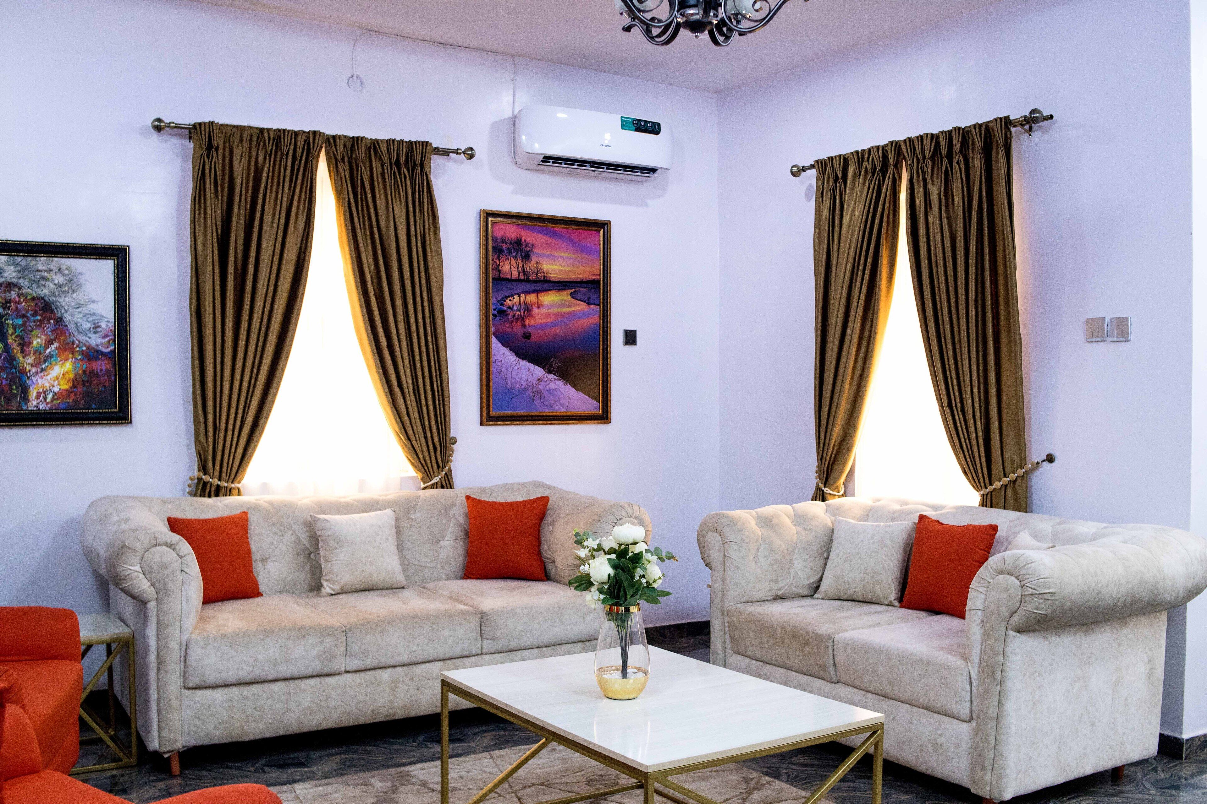 Smart TV, videogiochi, libri, biblioteca musicale