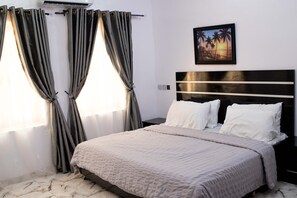 3 soverom, strykejern/-brett, wi-fi (inkludert) og sengetøy