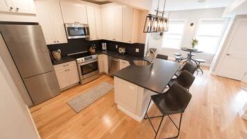 Coffee/tea maker, dining tables