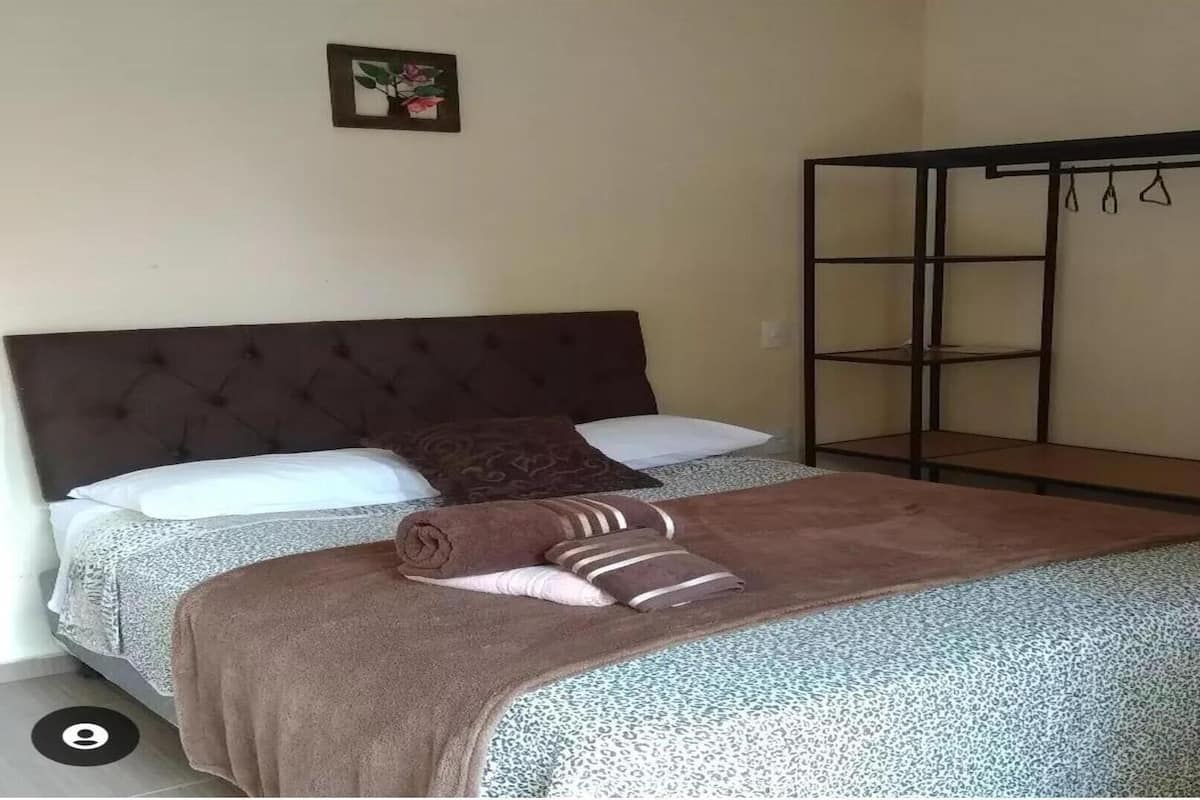 Een minibar, gratis wifi