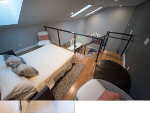 2 bedrooms, iron/ironing board, Internet