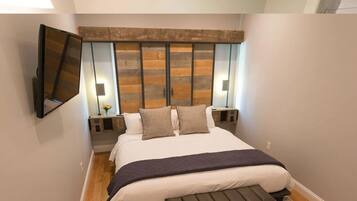 2 bedrooms, iron/ironing board, Internet