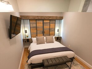 2 makuuhuonetta, silitysrauta/-lauta, internet