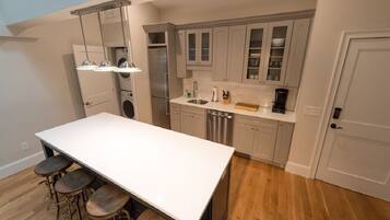 Fridge, microwave, dishwasher, coffee/tea maker