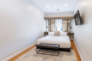 2 bedrooms, iron/ironing board, Internet