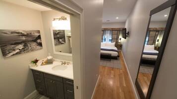 3 bedrooms, iron/ironing board, internet