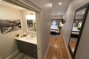3 bedrooms, iron/ironing board, Internet