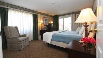 1 quarto, cofres nos quartos, escrivaninha