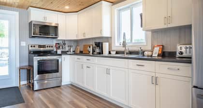 Oceanfront Cottage on a Quiet Cove Just Outside Lunenburg