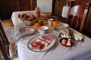 Alimentos y bebidas