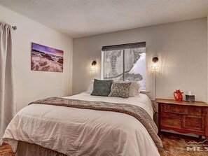3 bedrooms, desk, free WiFi, bed sheets
