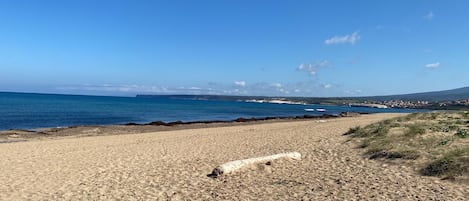Beach nearby, sun-loungers, beach towels