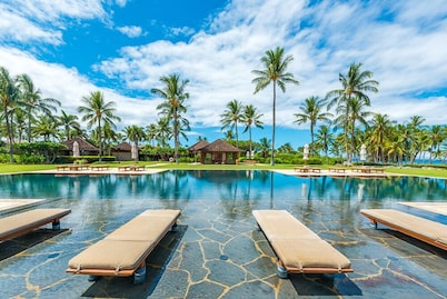 Exclusive Beachfront Enclave, Access to 5 Star Private Club + Golf Cart