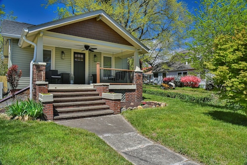 Les Petit Maison Walkable to Downtown Black Mtn