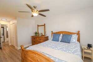 1 bedroom, iron/ironing board, free WiFi, bed sheets
