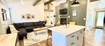 Cozy House - Close to biking/Pet Friendly