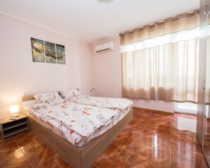 City appartement (Top Center) | 1 slaapkamer, een strijkplank/strijkijzer, gratis wifi