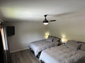 2 多间卧室、熨斗/熨衣板、WiFi、床单