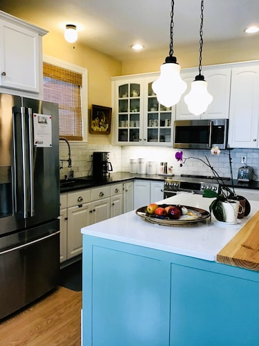 Highlands Bungalow Close to All / 3000+ sq ft