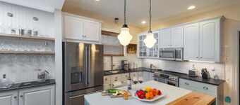 Highlands Bungalow Close to All / 3000+ sq ft