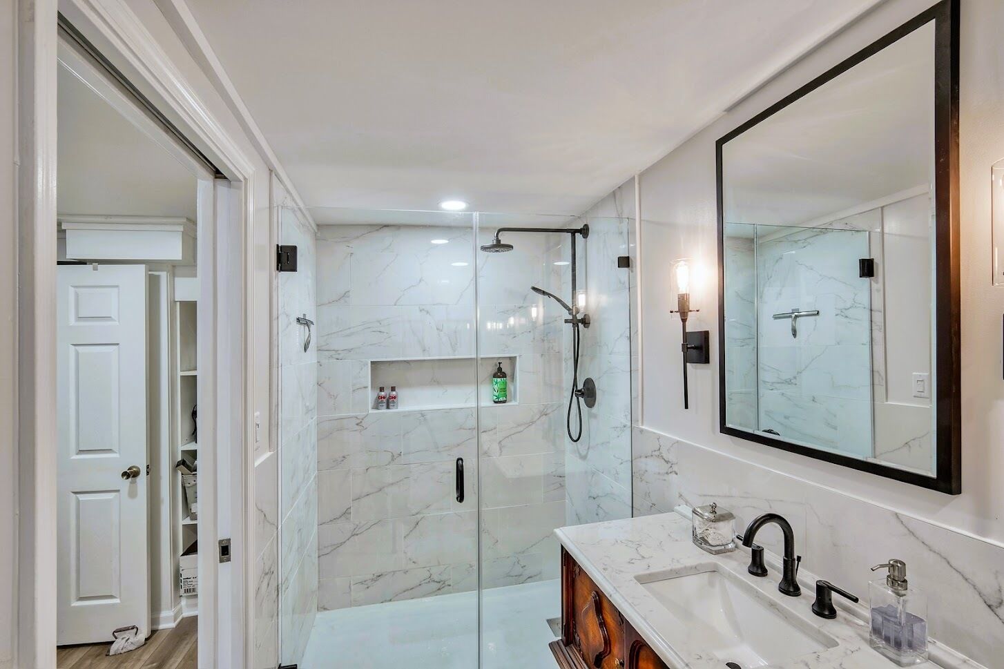 Combined shower/bathtub, hair dryer, towels, soap