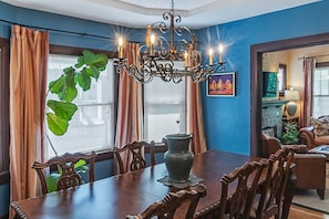 Dining - Highlands Bungalow Close to All / 3000+ sq ft (Louisville)