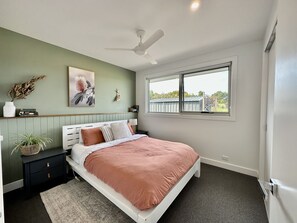 5 Schlafzimmer, Reisekinderbett, WLAN, Bettwäsche