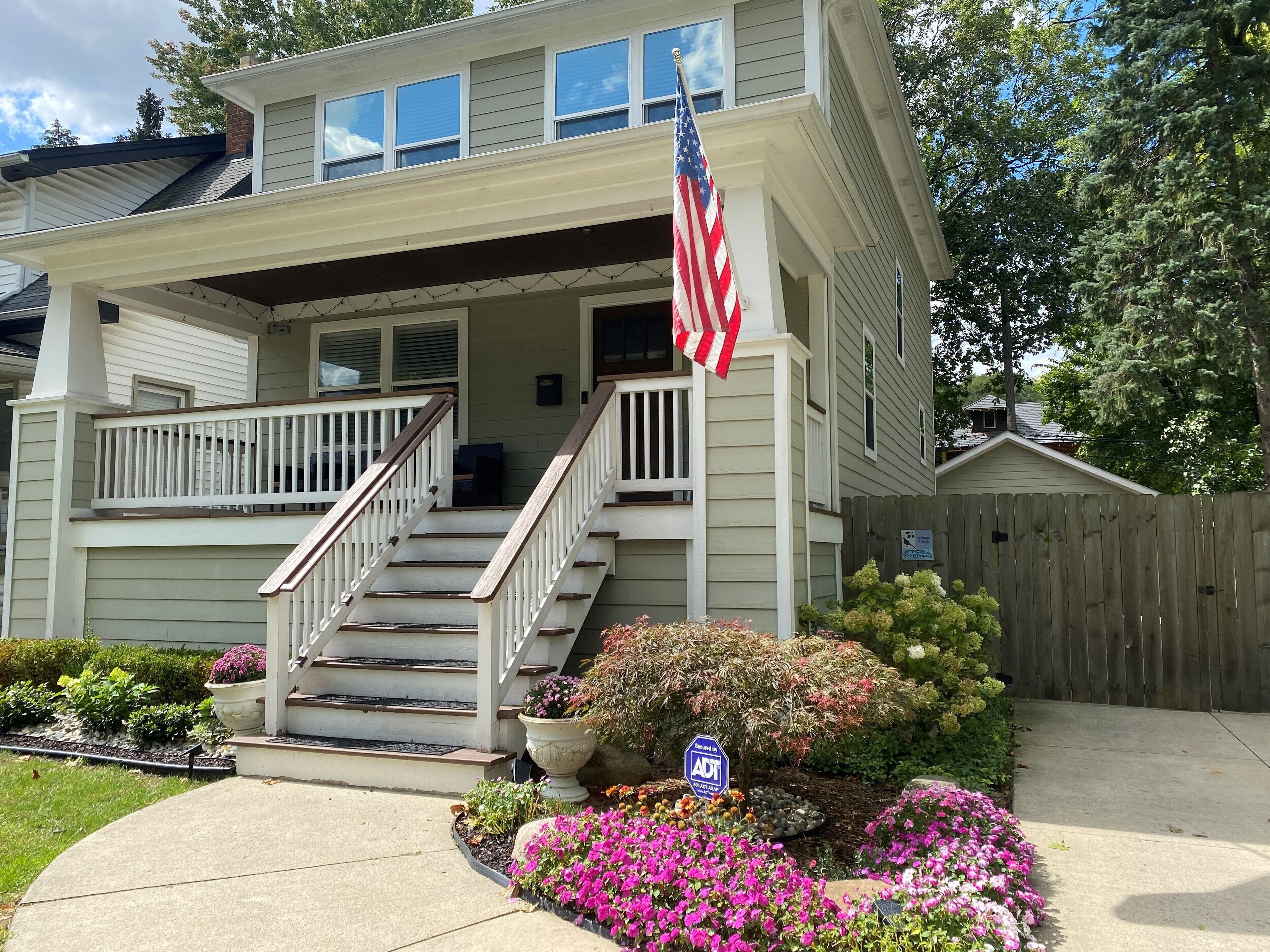 Oakdale Luxury Living