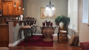 Dining - Gorgeous Townhouse West Little Rock (Little Rock)