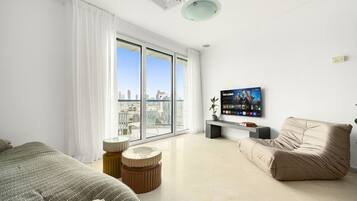 3 bedrooms, iron/ironing board, free WiFi