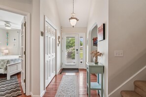 4 bedrooms, desk, iron/ironing board, free WiFi