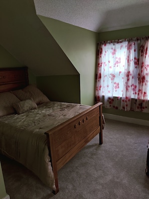 2 bedrooms, iron/ironing board, travel crib, free WiFi