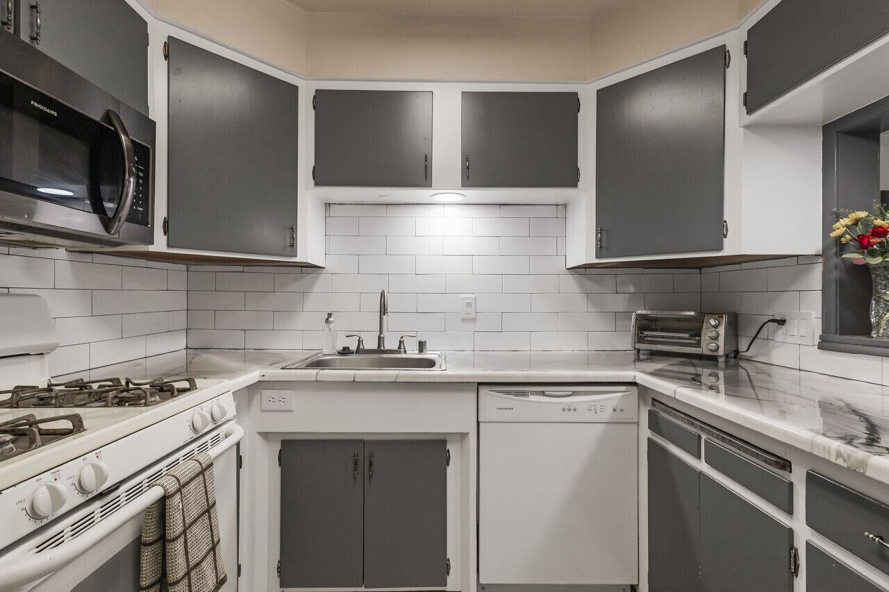Refrigerador, microondas, horno, placa de cocina