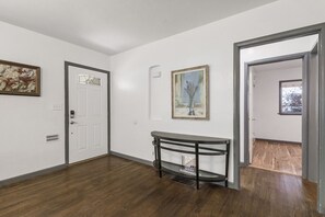 Interior - Charming 3 Bedroom 2 Bath Home in Chico’s Peaceful Avenues (Chico)