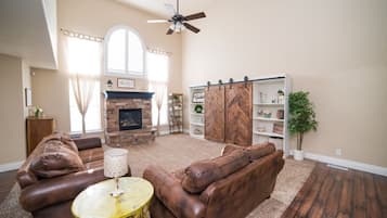 Smart TV, fireplace, DVD player, books