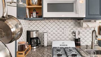 Microwave, oven, stovetop, coffee/tea maker