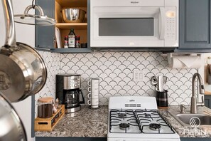 微波炉、烤箱、炉灶、茶具/咖啡用具