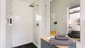 Unclassified image, 2 of 25, button - Chic Guesthouse Near Downtown | Stylish, Private & Cozy (Chico)