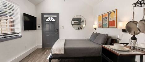 1 Schlafzimmer, Bügeleisen/Bügelbrett, Reisekinderbett, kostenloses WLAN