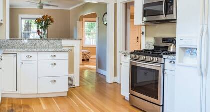 Lovely House near Downtown, Your Home away from Home!