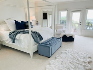 5 bedrooms, free WiFi, bed sheets - Rare private beachfront estate on the Gulf. (Nokomis)