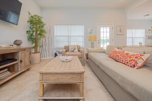 Smart TV, books - Canal front Rockport Home with Private Boat Dock + Texas Riviera Sunset Views (Rockport)