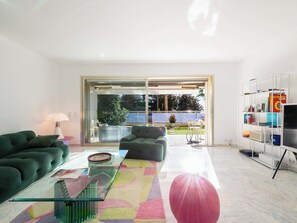 Flachbildfernseher, Netflix, Streaming-Dienste